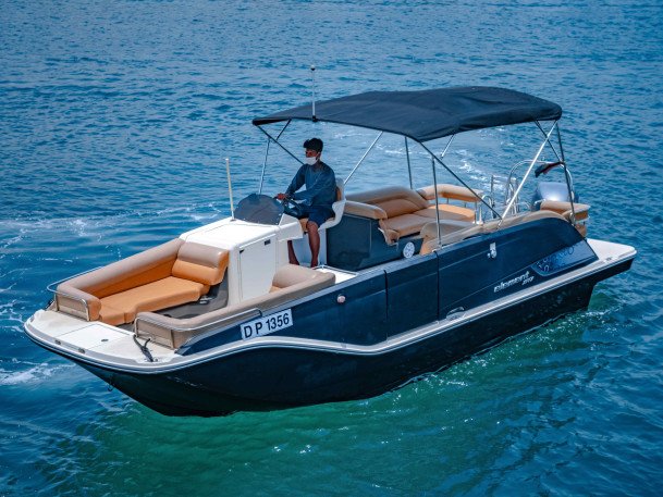Bayliner Cruising Boat